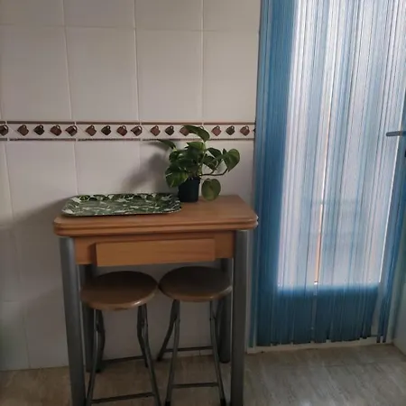 Casa En La Isleta , 2 Dormitorios, Minimo 3 Noches